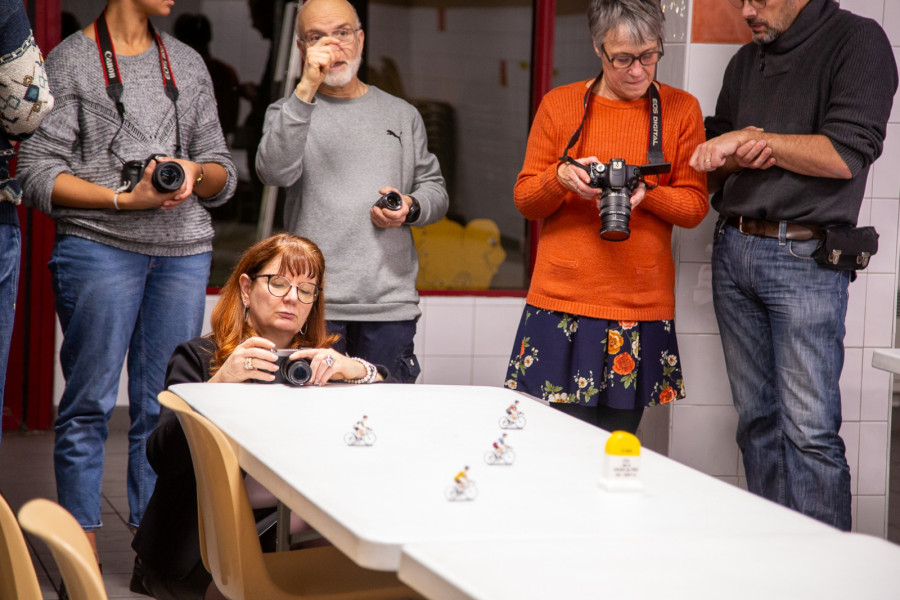 « Ateliers photo : quand la profondeur de champ rencontre le light-painting (et que l’on enterre 2025 en beauté !) »